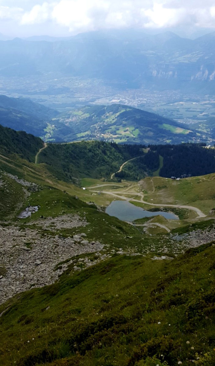 Descente vers le lac de la Jasse